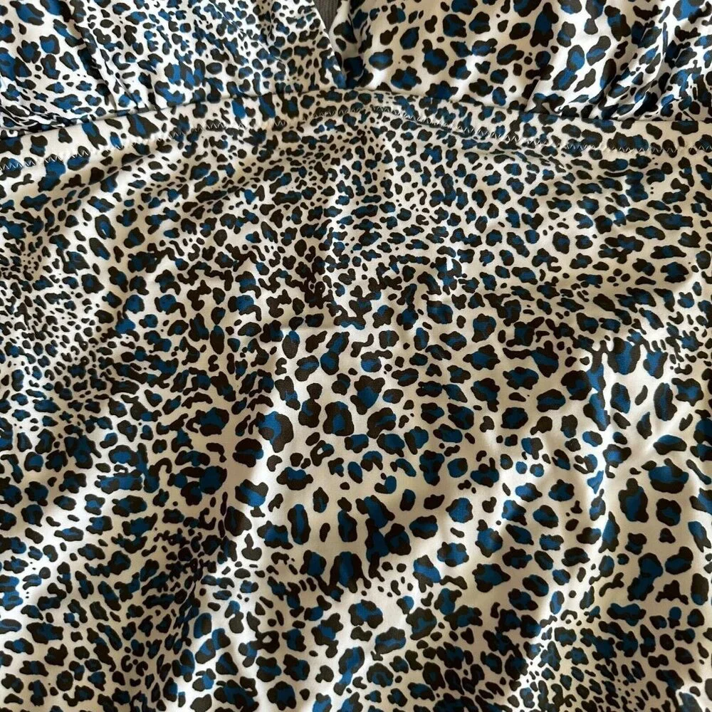 Raisins Plus Size 16W White Animal Print Stretch High Neck Keyhole Full Coverage